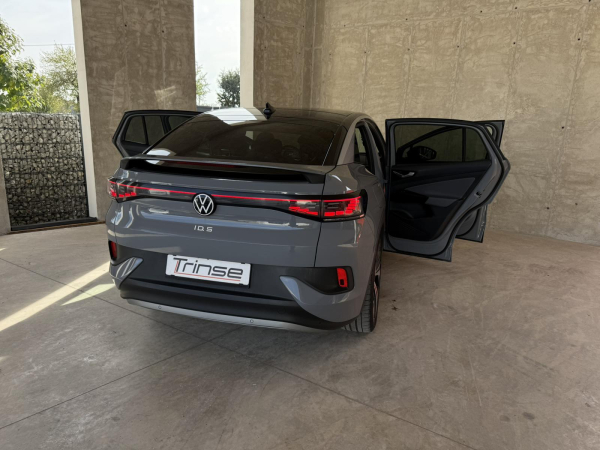 VOLKSWAGEN ID.5 Pro Performance
